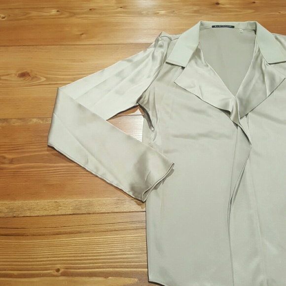 95% Silk Elie Tahari Blouse - Picture 4 of 7